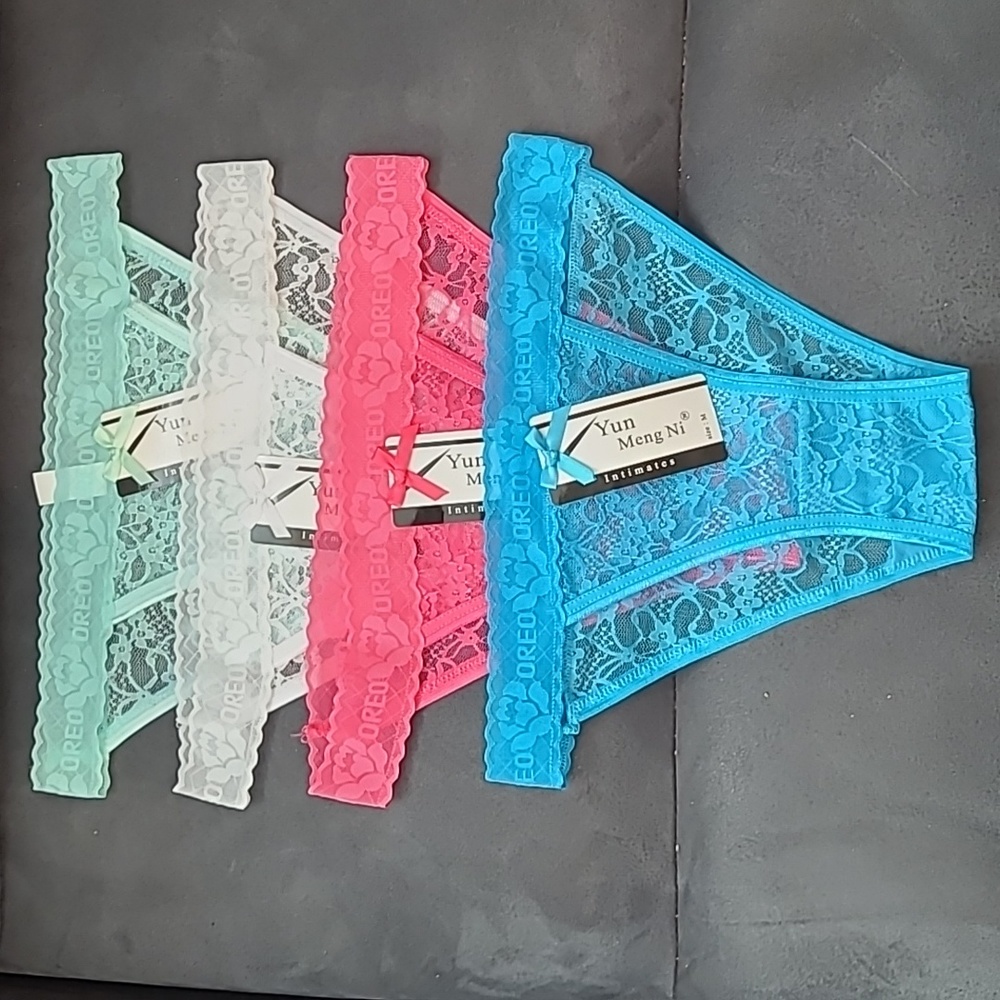 4 Lace Panties Medium NWT